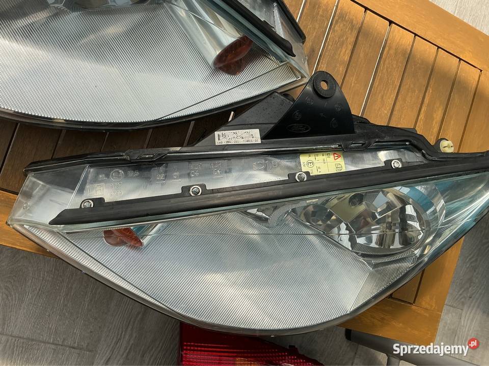 Lampy przednie do Forda focusa MK1 sprzedam