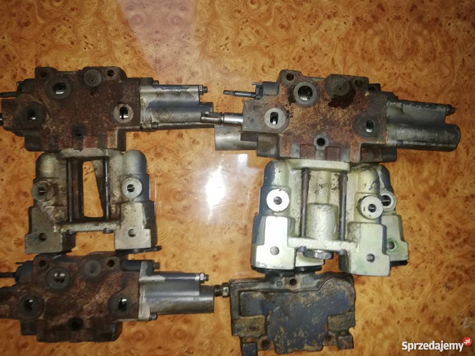 Rozdzielacz hydrauliczny Holland 8670 Części zamienne podlaskie Siemiatycze