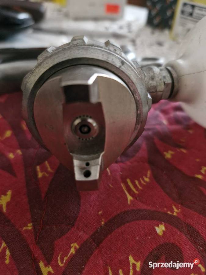 Pistolet lakierniczy CHS16 dysza 2