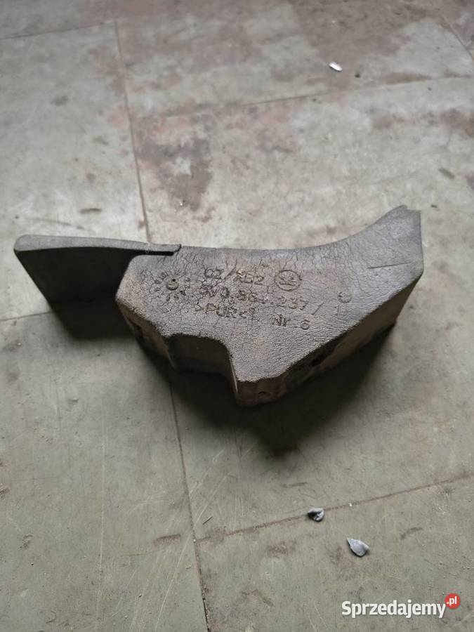 3V0864237 1 Wygłuszenie błotnika pianka Skoda Rok produkcji 2017 Elementy wygłuszające Bolęcin