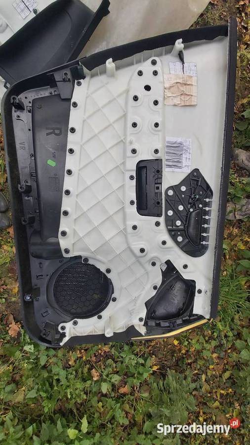 Boczek tapicerka przód prawy Mercedes w169