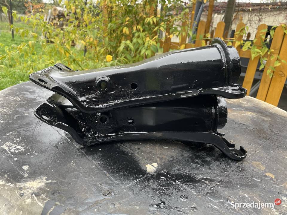 Mocowania amortyzatorow tyl audi a4 b5 80 Małomice