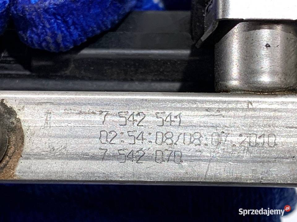 LISTWA WTRYSKOWA BMW E92 7542541 30 272 osobowe sprzedam