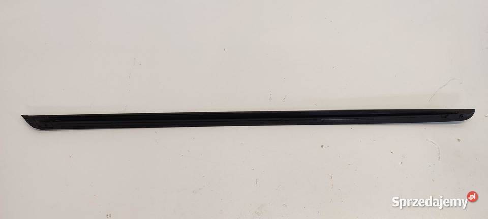 VW TAYRON LISTWA SZYBY CZOŁOWEJ PRAWA 571854328A Listwy sprzedam