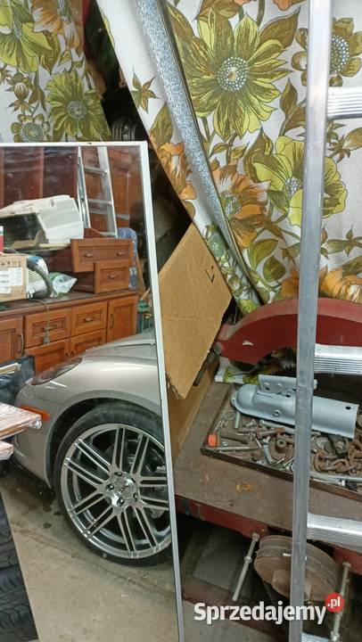 Szafka łazienkowa z lustrem