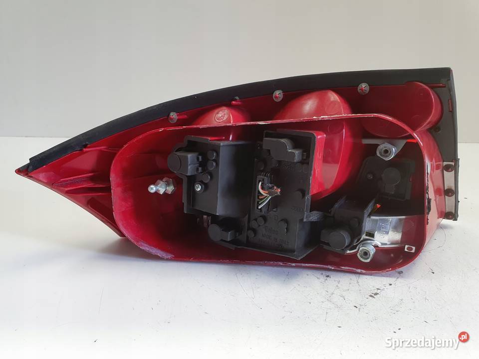 LAMPA PRAWA Audi TT 8N TYLNA prawy tył pasażera