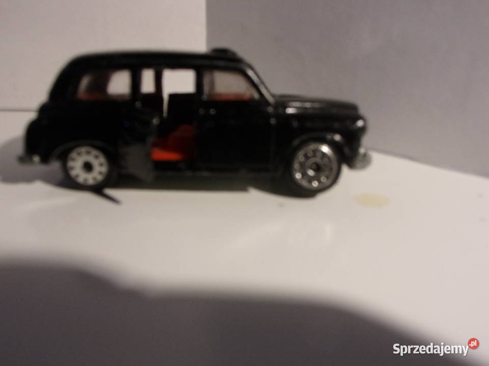 Austin FX4 London Taxi z otwieranymi tylnymi Warszawa