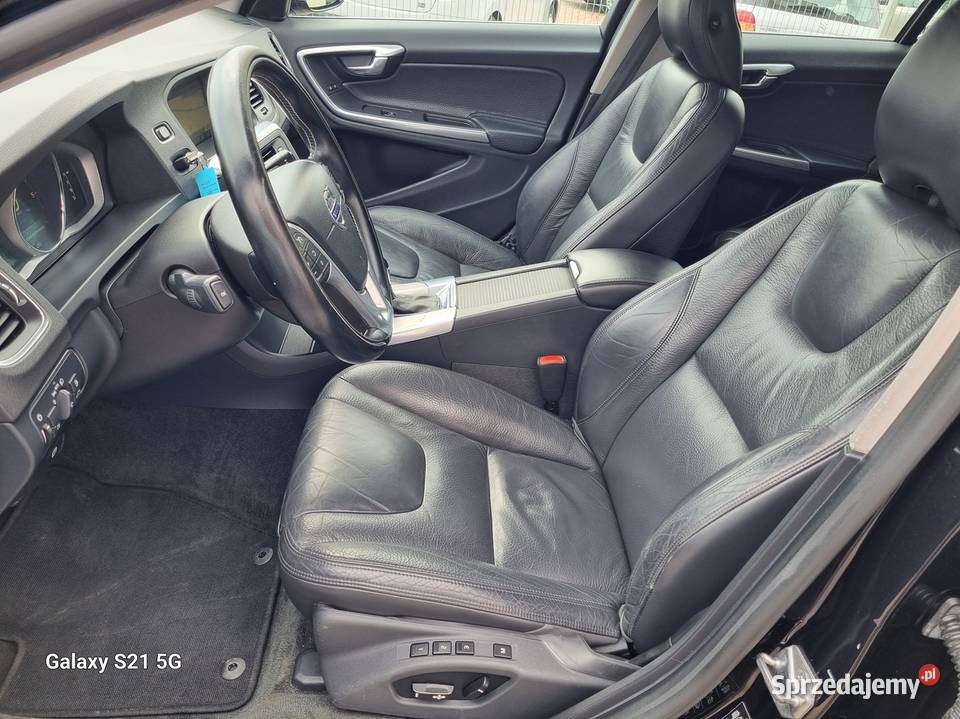 Volvo V60 I D6 HYBRYDA PLUGIN 24 215 4x4 skóra mazowieckie