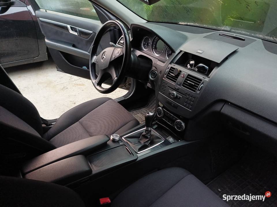 MercedesBenz C W204 Kombi Benzyna 2009 128 000 czarny kujawsko-pomorskie Grudziądz