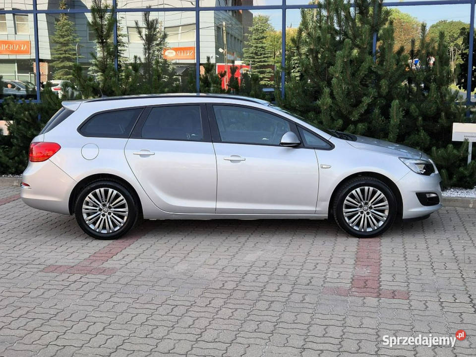Opel Astra 14 ECOTEC 120 GWARANCJA alufelgi 17 światła przeciwmgielne