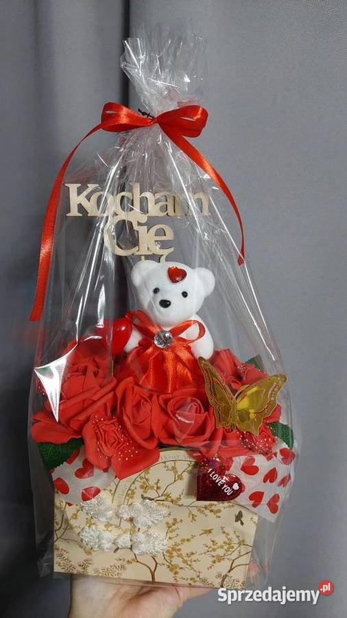 Kompozycja kwiatowa w ozdobnym pudełku torebce Rybnik