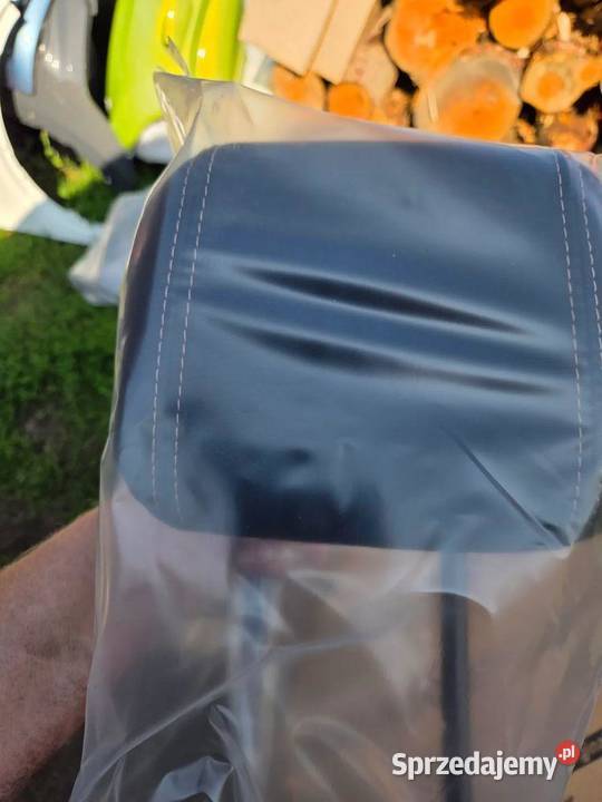 Zagłowek tył tylny 9828105580 Opel Combo E