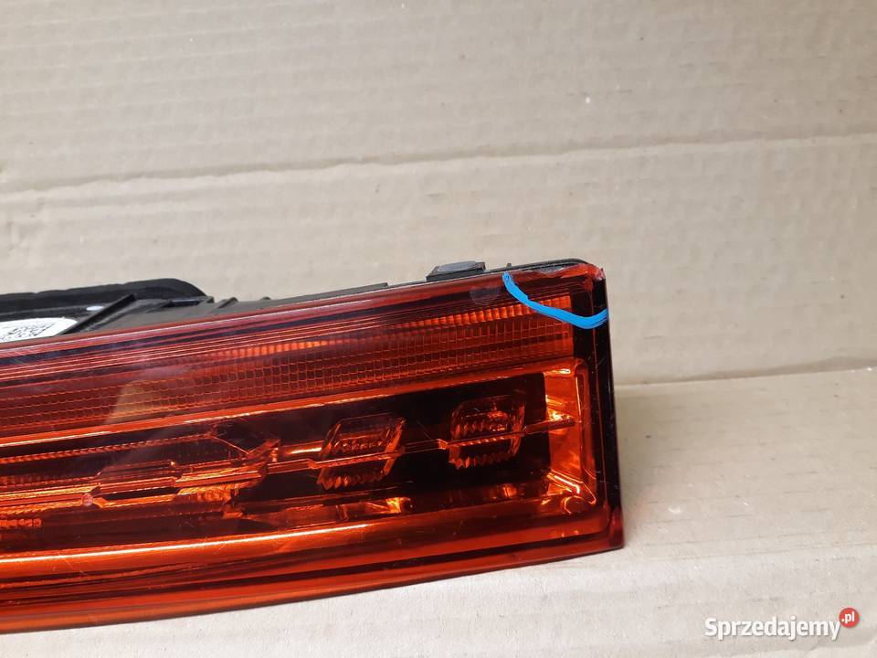 VOLVO XC60 II LAMPA LED W KLAPĘ LEWA TYŁ TYLNA osobowe wielkopolskie Międzychód sprzedam