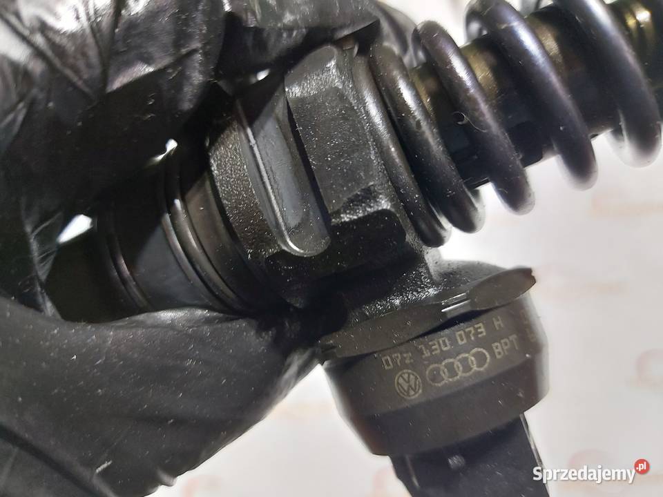 VW Touareg 50 TDI V10 313 195 AYH wtryskiwacz osobowe Kielce