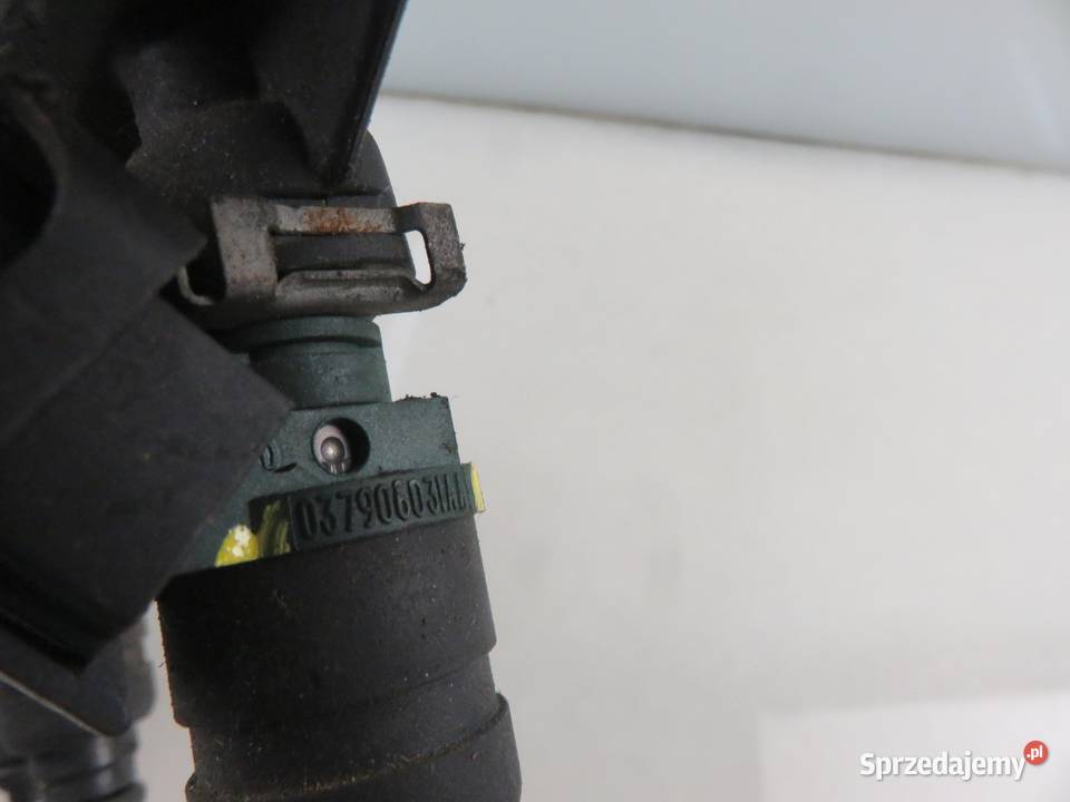 LISTWA WTRYSKOWA VW GOLF IV 16 037906031AA sprzedam