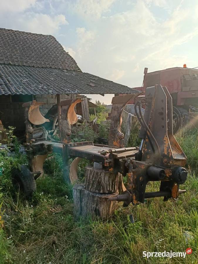 Pług KUHN 3 skibowy obracany