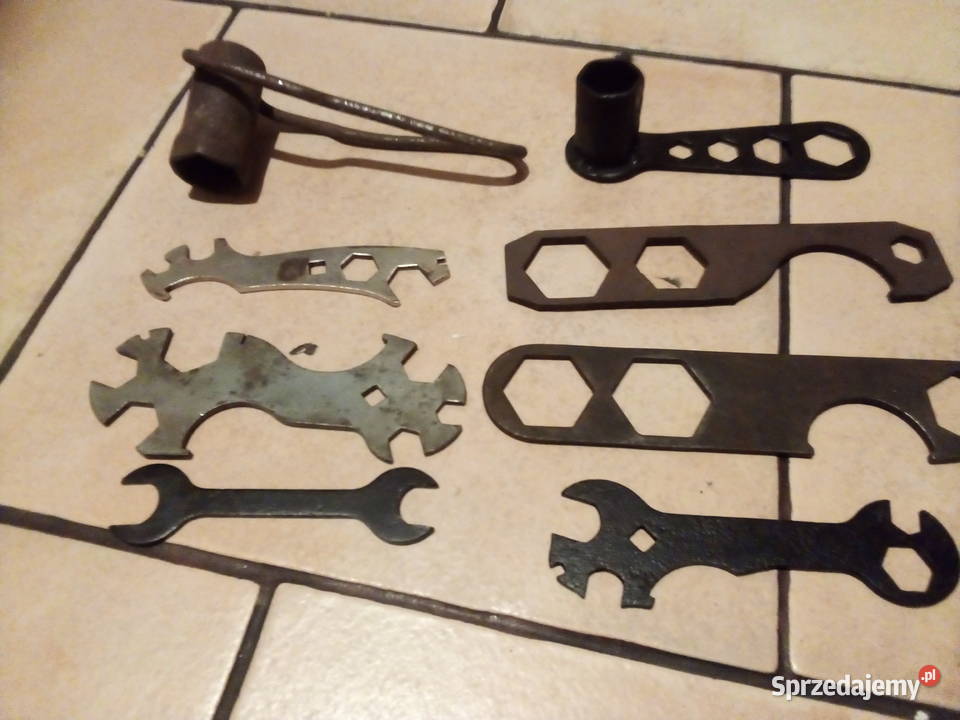 pompka do powierza motorowa PRL sprzedam