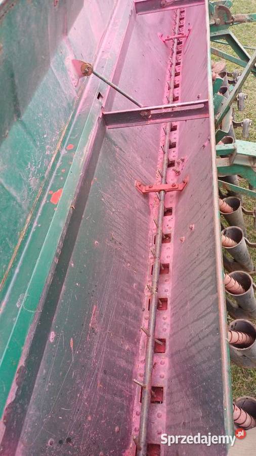 Siewnik zbożowy 23 lejki nieuszkodzony