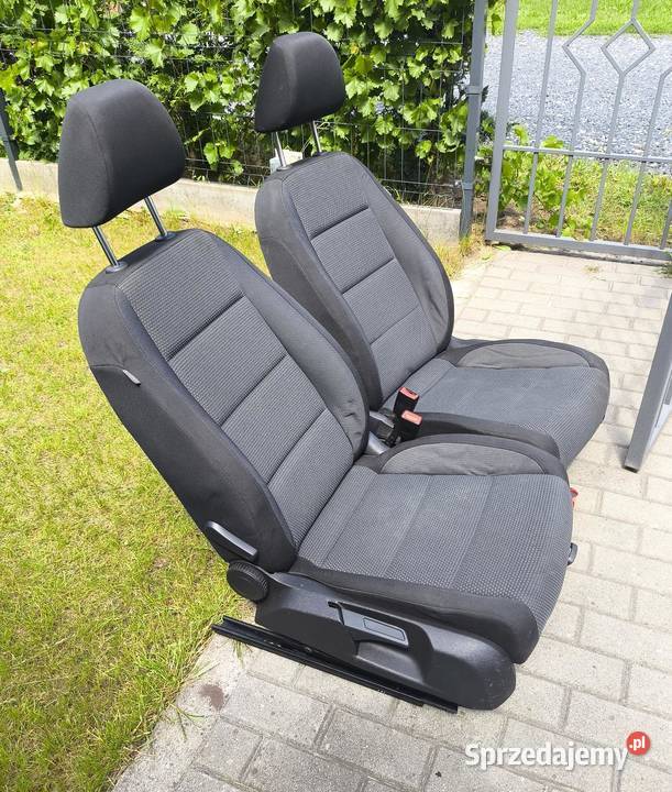 Fotele VW Golf VI Plus Grzane Rok produkcji 2006 Zielona Góra