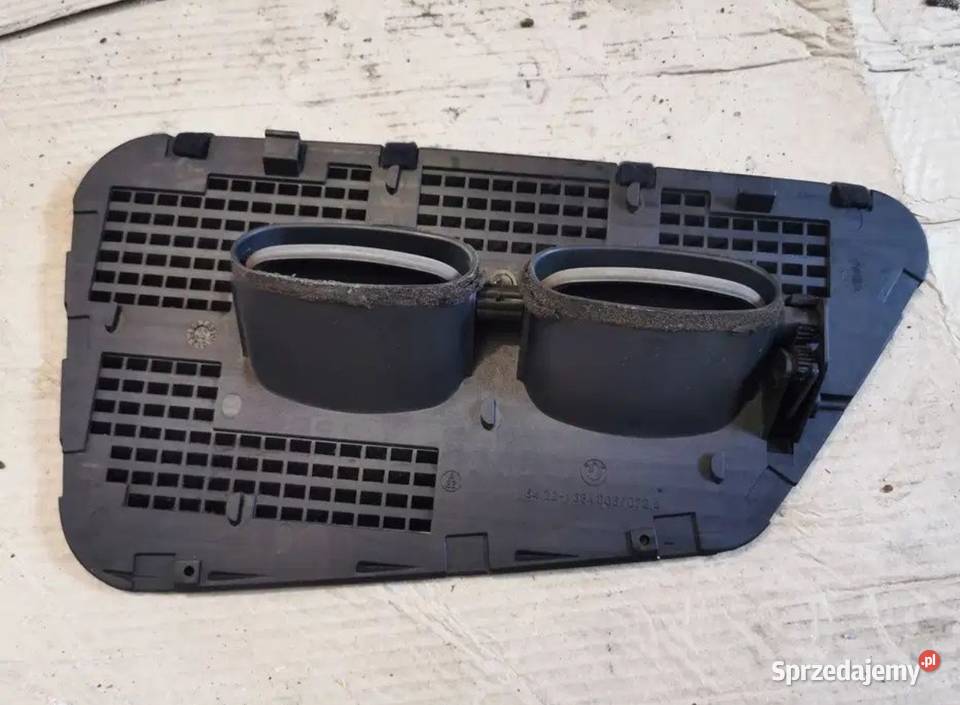Kratka nawiewu kokpitu środkowa BMW E34 osobowe Kratki nawiewu Żory sprzedam