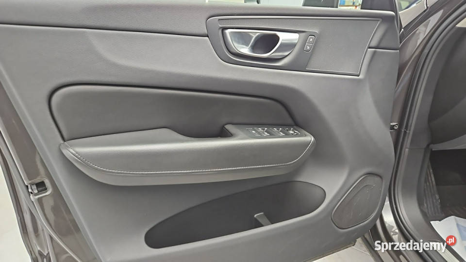Volvo XC 60 B4 D Core aut Z Polskiego Salonu Rok produkcji 2022