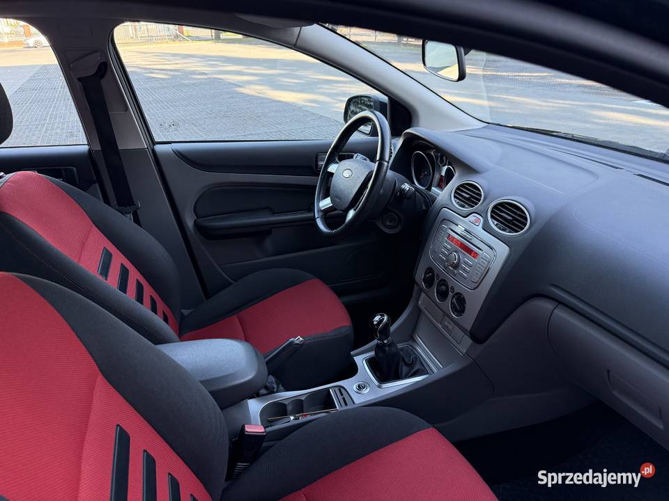 Ford focus 2 lift 16 115 koni z Niemiec hak benzyna Chełm