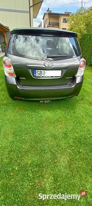 TOYOTA VERSO 18 BENZYNA NISKI PRZEBIEG śląskie Kobiernice