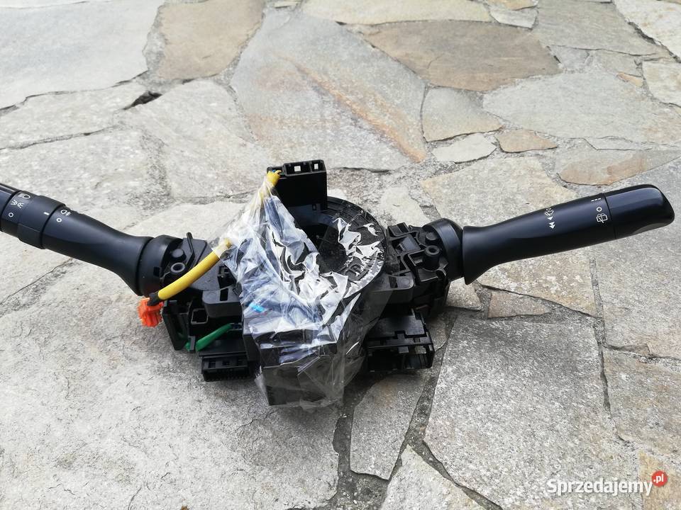TOYOTA YARIS III przełącznik migaczywycieraczek Strzelin sprzedam