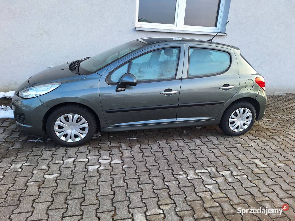 Sprzedam Peugeot 207 14 75 8v mały przebieh Zarejestrowany w Polsce świętokrzyskie