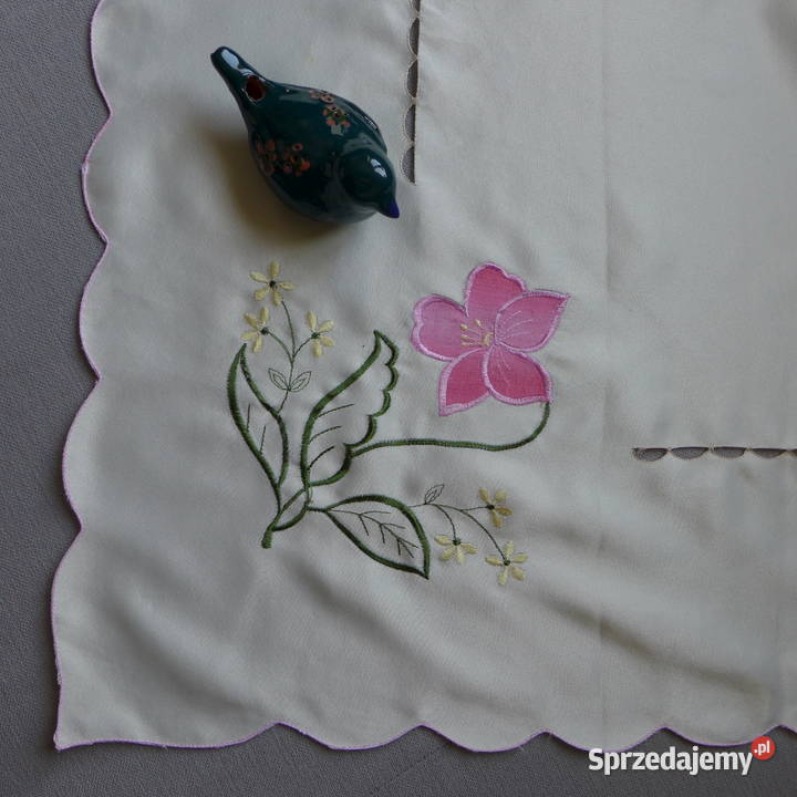 Haftowany stary obrus 75X75 różowe kwiatki Warszawa