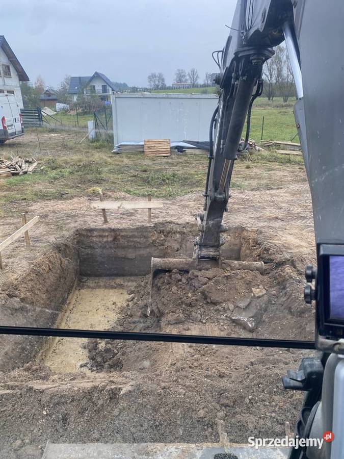 Usługi koparką Mecalac 714 wykopy prace ziemne Ełk