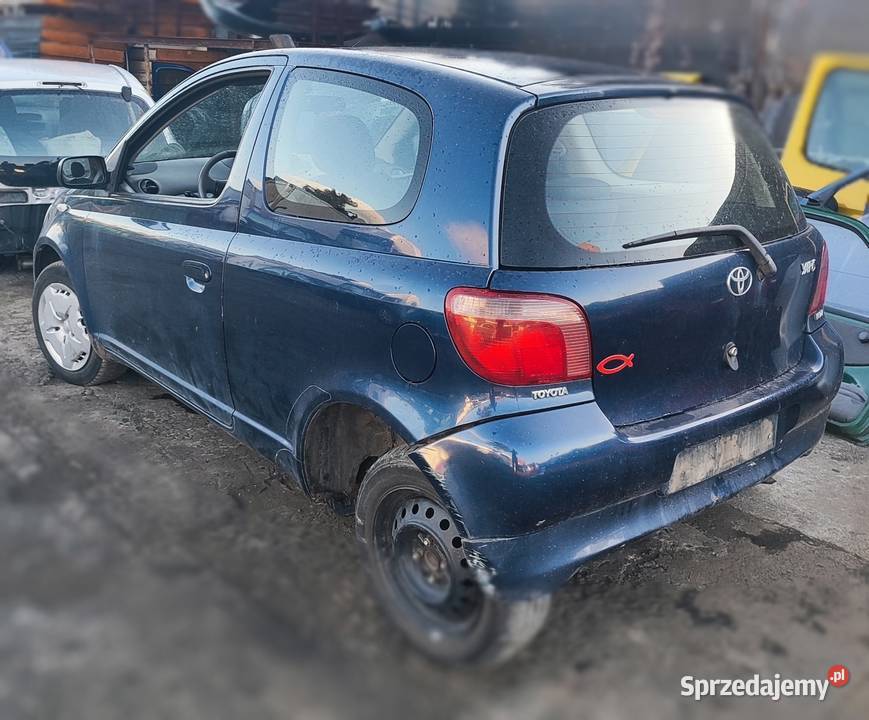 Toyota Yaris maska Żywiec