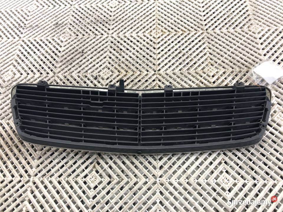 ATRAPA GRILL MERCEDES W203 0007 2038800483 Kombi
