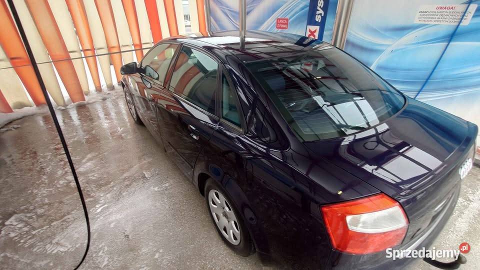 Audi A4B6 20 BG Hak ESP Łaszczów