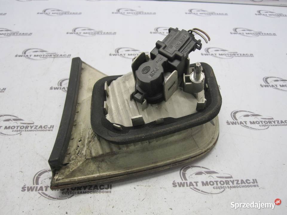 AUDI A4 B7 07r lampa lewa tył w klapę 8E5945093A Oświetlenie