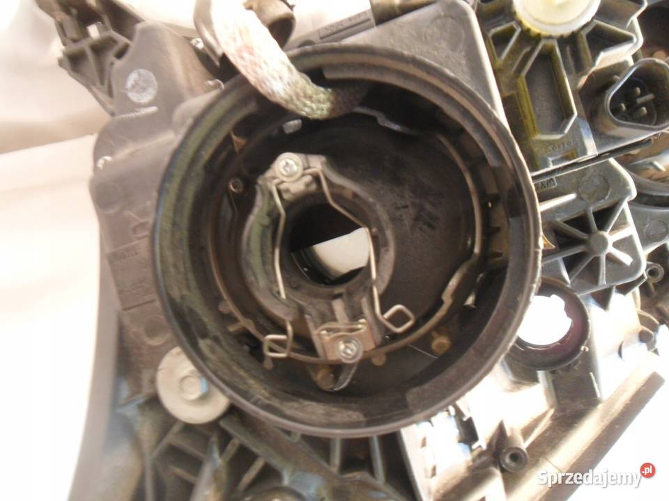 TOYOTA AVENSIS T25 LIFT 2007 2008 2009 XENON