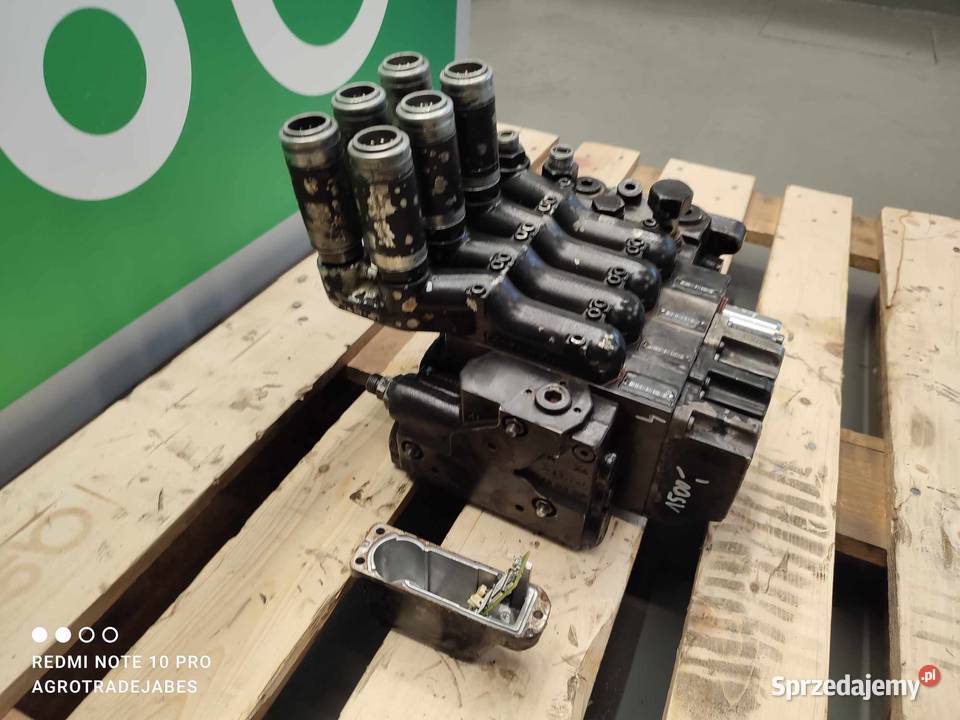 Zawór rozdzielacza hydraulicznego Case 140 R 917 wielkopolskie Wilkowo