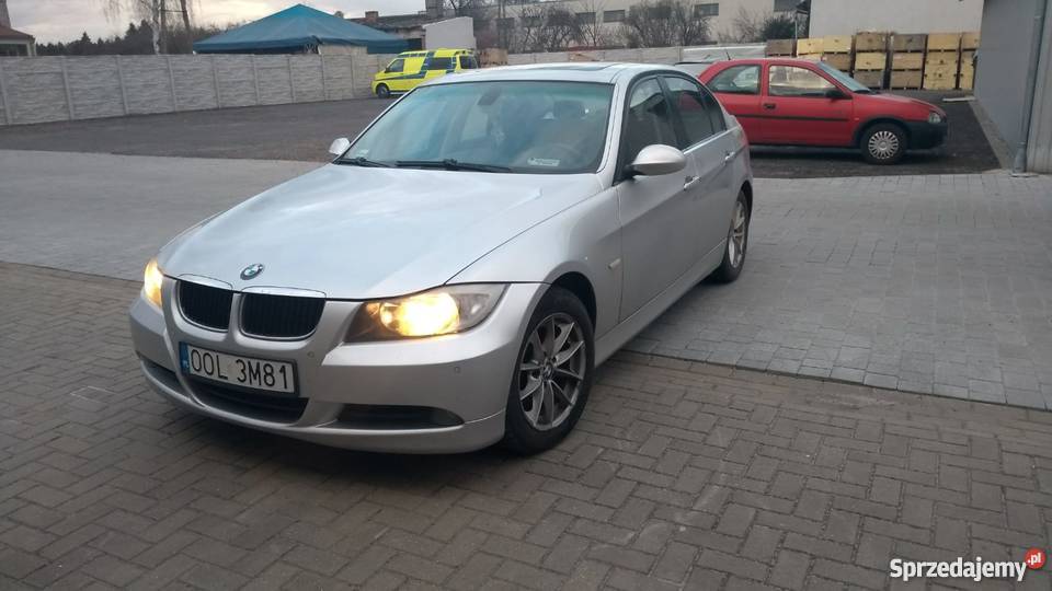 BMW E90 320i Myślina