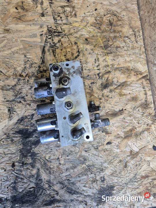 Zawór ciśnieniowy Hydrauliczny KOMATSU PC80 MR3 śląskie sprzedam