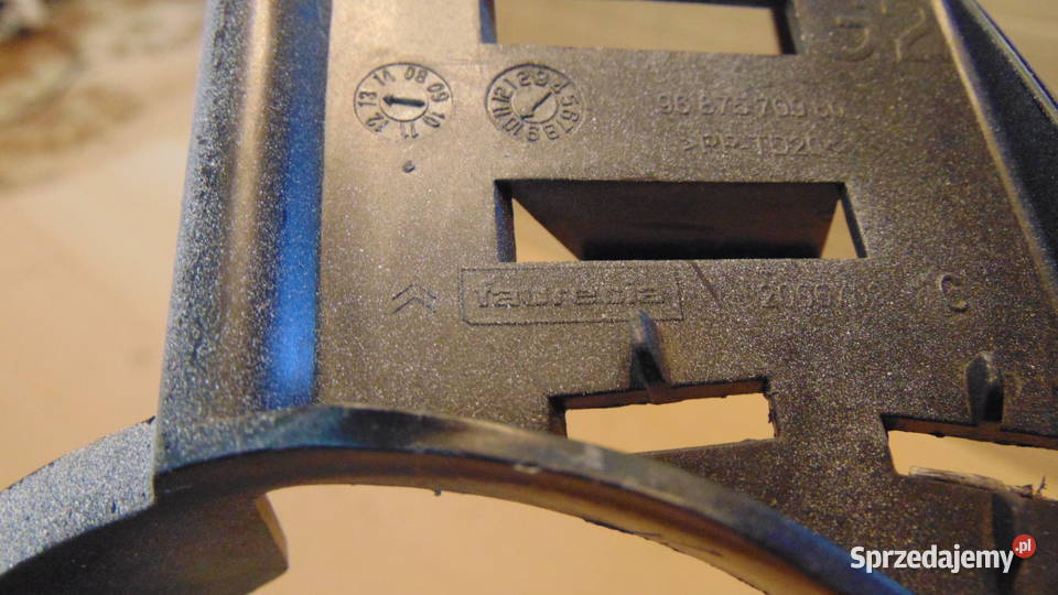 Citroen DS3 0914 kosz mocowanie uchwyt halogenu Oświetlenie Białystok sprzedam