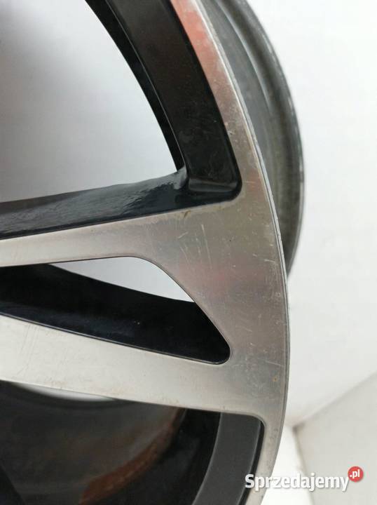 FELGA ALUMINIOWA R17 5X120 ET37 OC726 MM