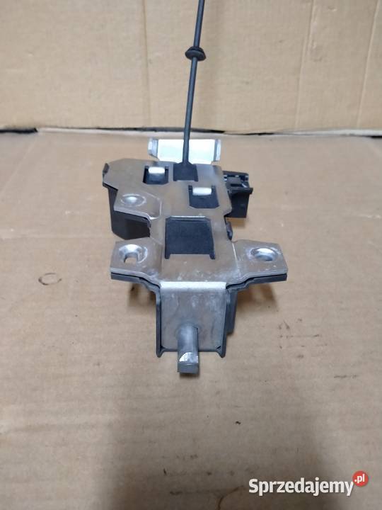 VOLVO FH4 ZAMEK ATRAPY MASKI 82208559 Kargowa sprzedam