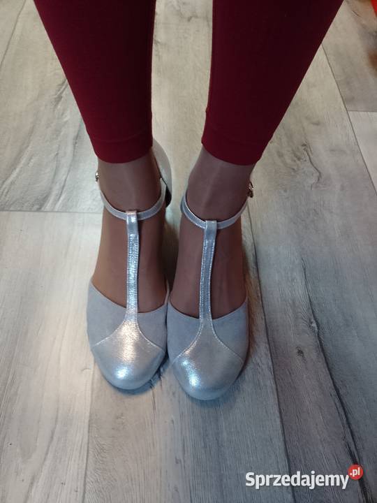 43 Szare srebrne Czółenka wieczorowe z zapięciem Kraków