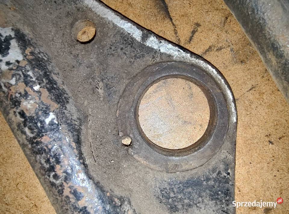 Półka przedniego zawieszenia M72