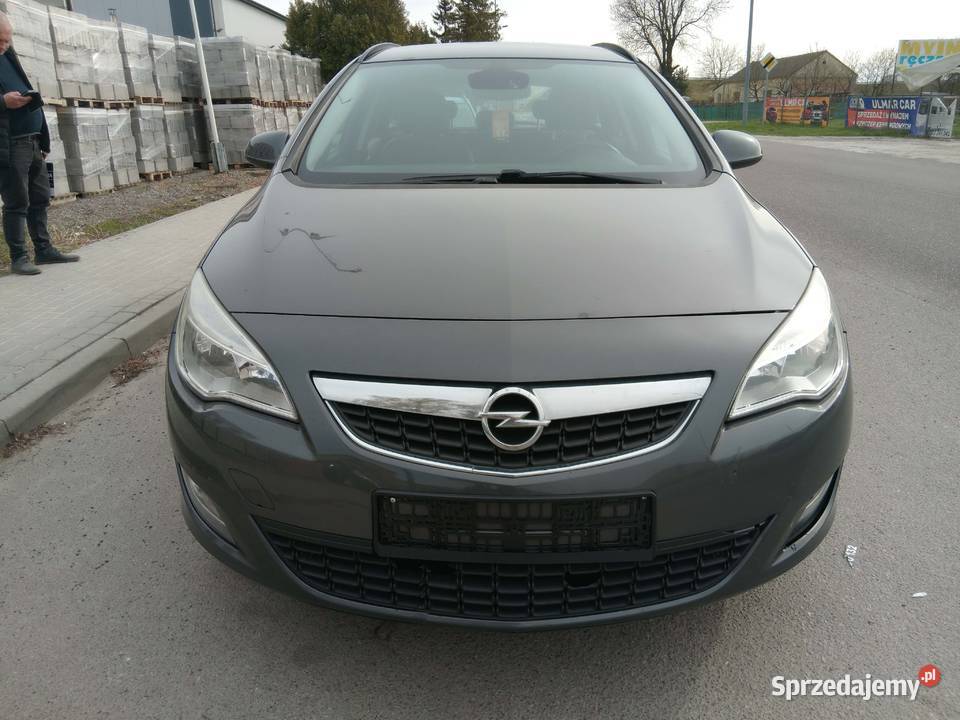 astra 2012 benzyna nieuszkodzony