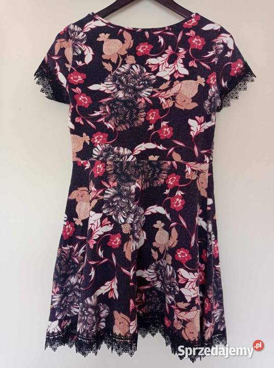 Sukienka w kwiaty Rozkloszowana  Odzież damska Hajnówka