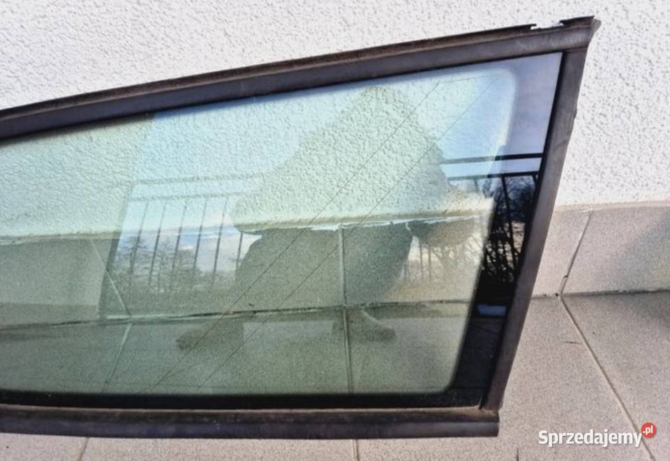 SZYBA BOCZNA TYŁ TYLNA PRAWA W KAROSERIE