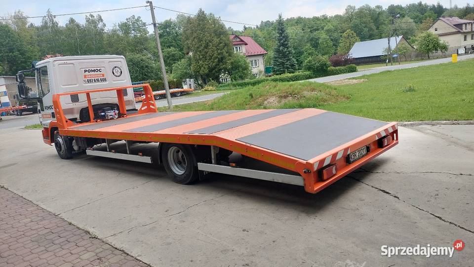 Iveco 100e18 auto laweta pomoc drogowa specjalny Iwkowa