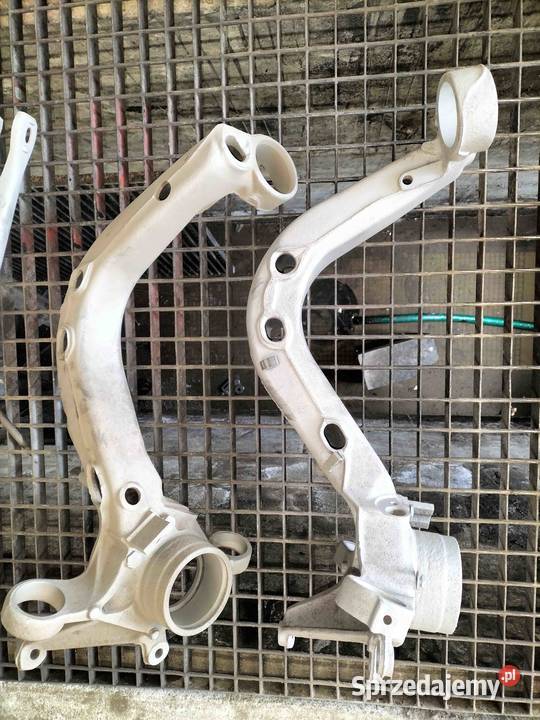 Zwrotnica prawy tylna BMW E46 COUPE CABRIO Poręba