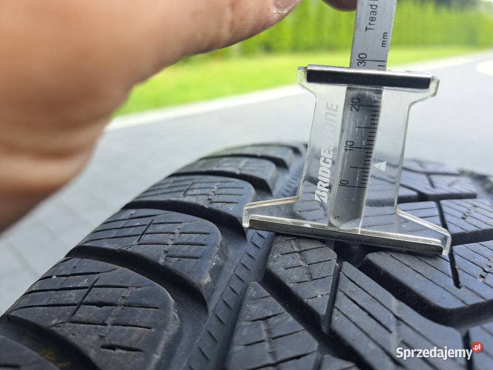 Opony zimowe 215 65 17 pirelli Adamów